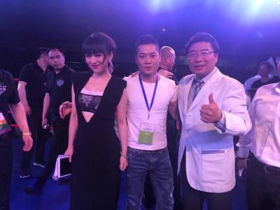 萧初然无奈的摇了摇头：你就别想那么多了。